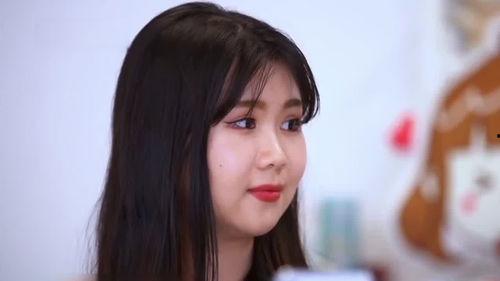 七零娇气美人吃瓜,瓜田里的甜蜜诱惑